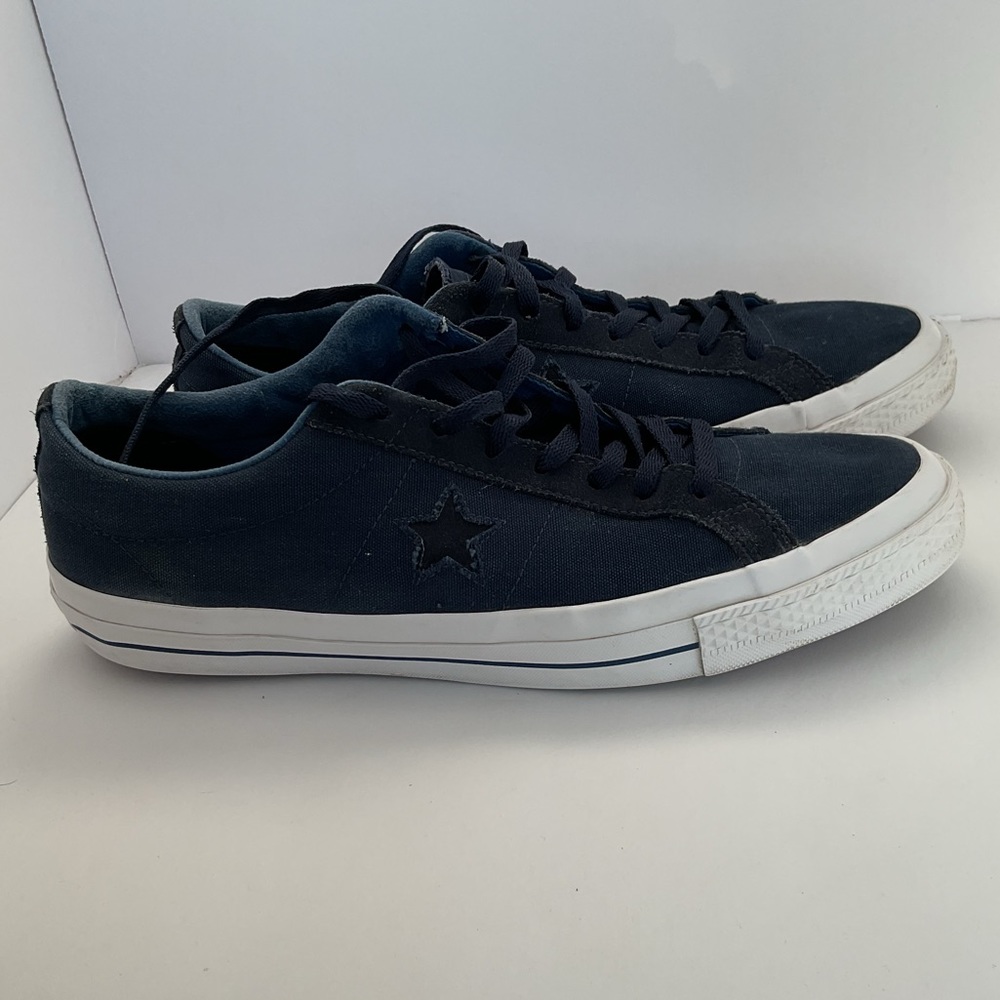 Converse - Picture 2 of 4